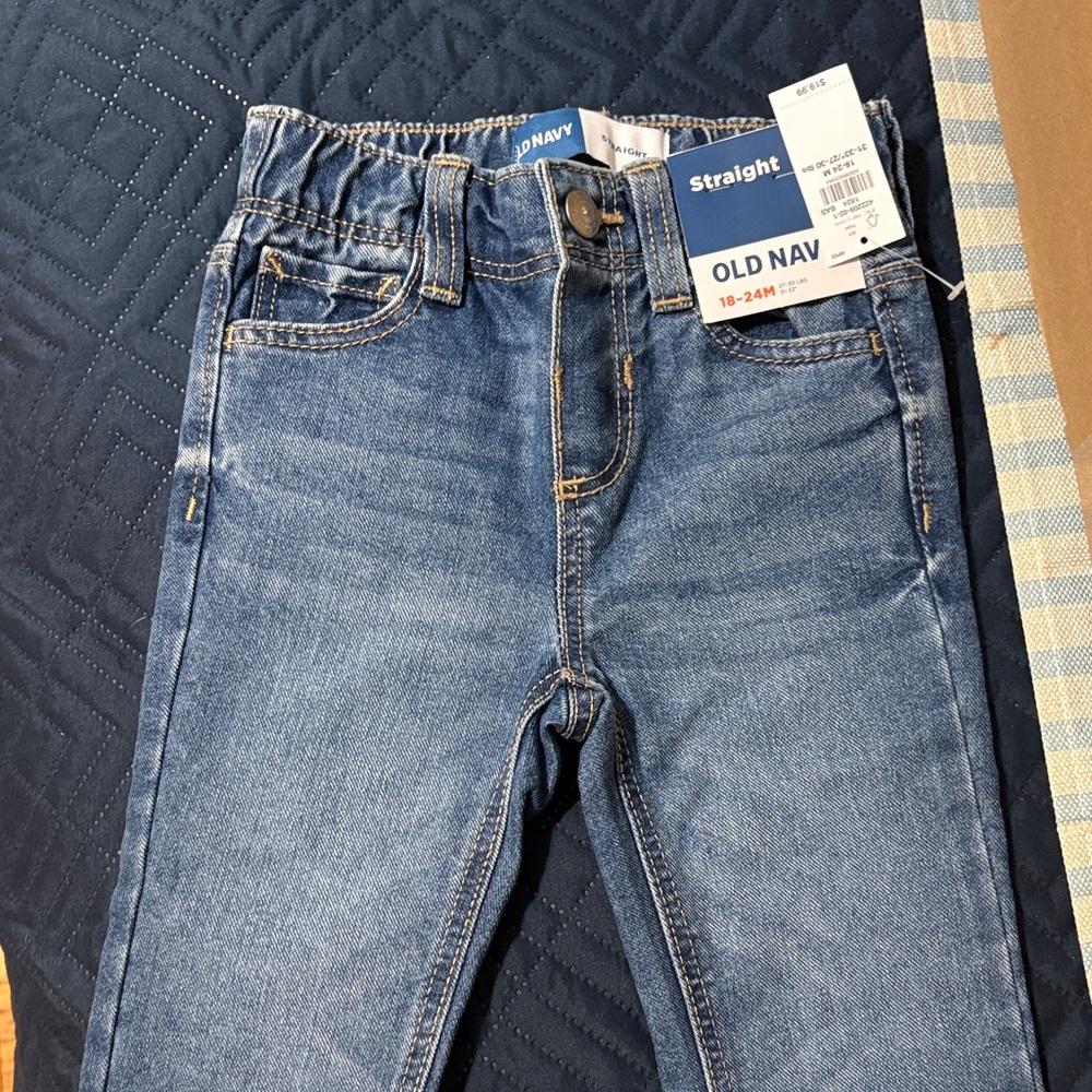 NWT- Old Navy Toddler Straight Jeans 💙